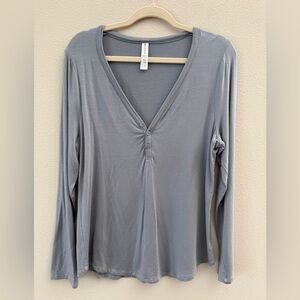 Athleta Light Gray V-Neck Long Sleeve Blouse